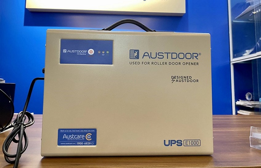 Bình lưu điện cửa cuốn