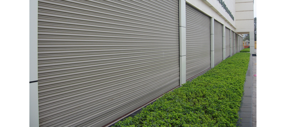 cua-cuon-nha-xuong-sieu-truong-1