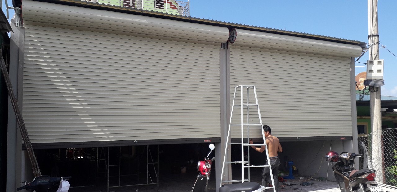 tư vấn cửa cuốn kéo tay